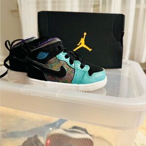 Air Jordan toddler high top sneakers size 4c